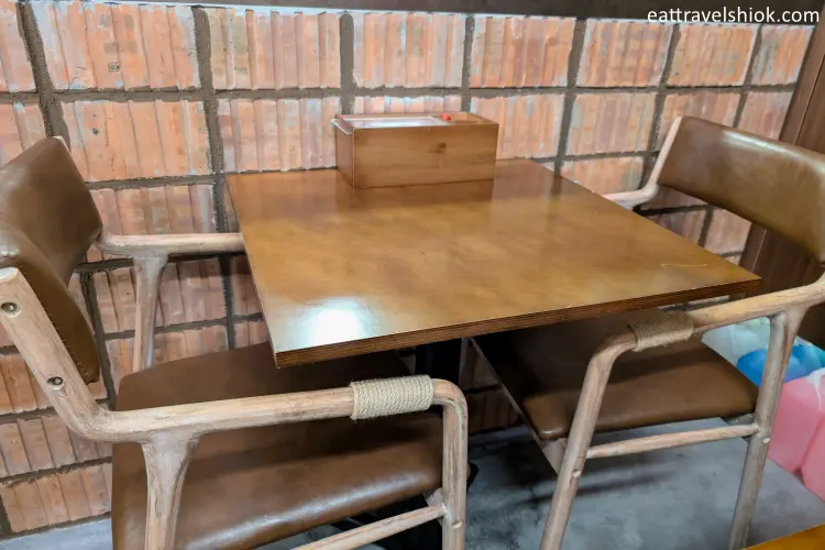 SANDO (Lorong Chuan) Tables